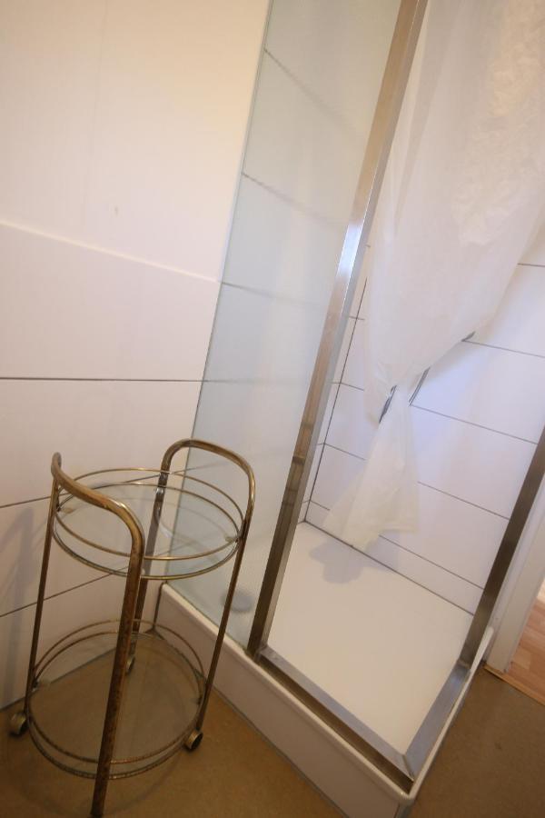 Moderne Studio Apartments Und 4 Zimmer Wohnungen In Oberhausen, Ideal Fuer Geschaeftsreisende Und Monteure Dış mekan fotoğraf